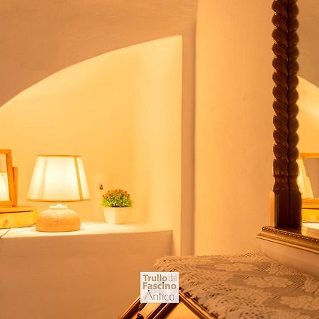 Trullo Dal Fascino Antico Villa Locorotondo Esterno foto