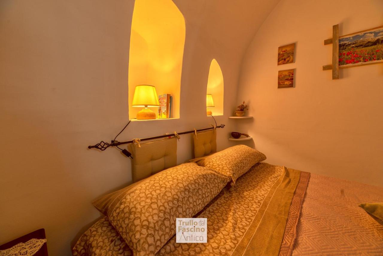 Trullo Dal Fascino Antico Villa Locorotondo Esterno foto