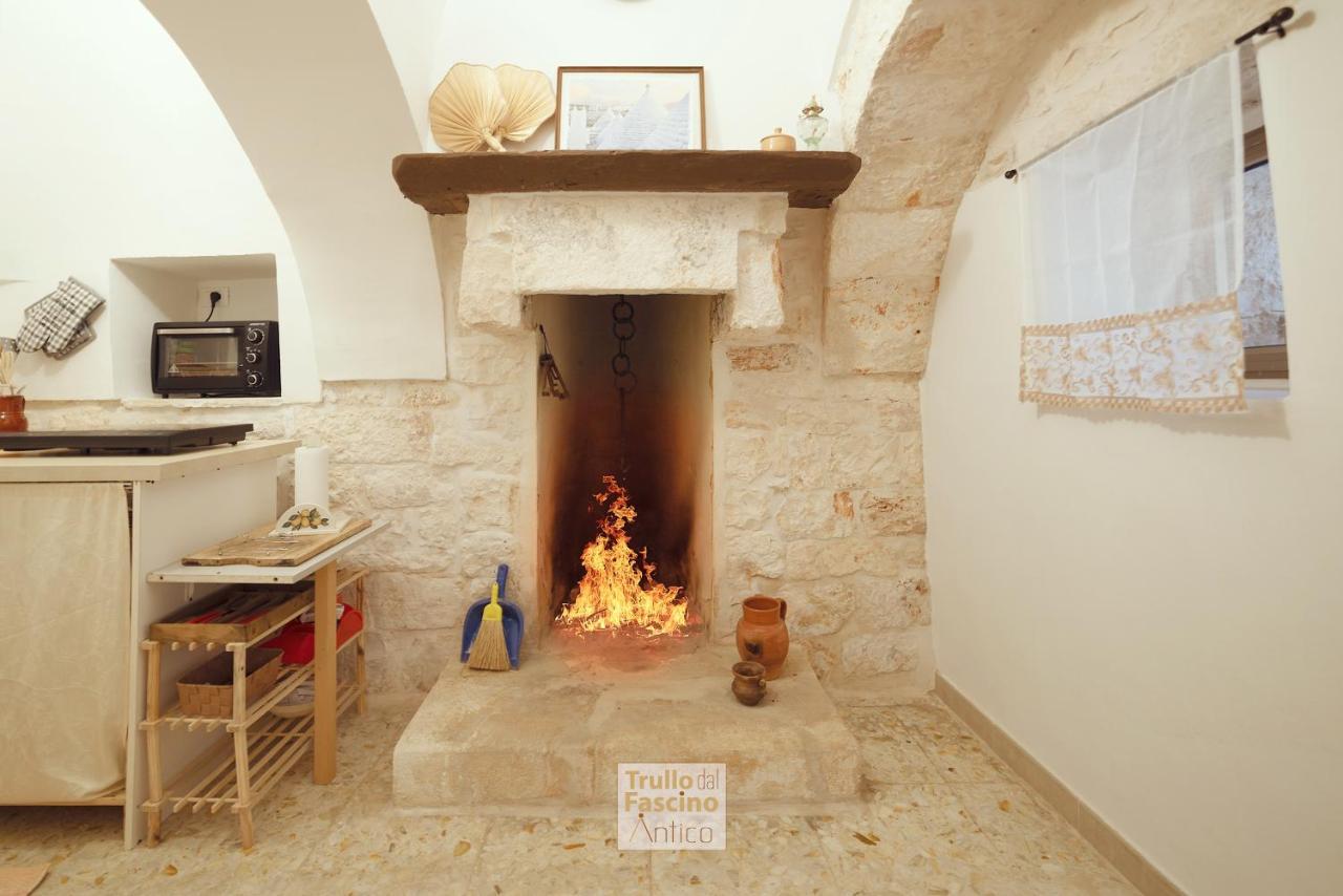 Trullo Dal Fascino Antico Villa Locorotondo Esterno foto