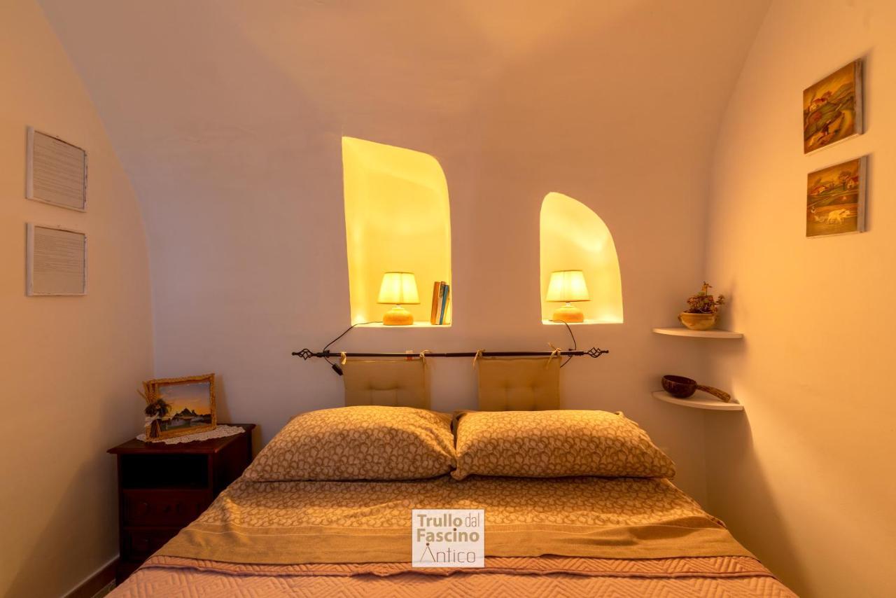 Trullo Dal Fascino Antico Villa Locorotondo Esterno foto