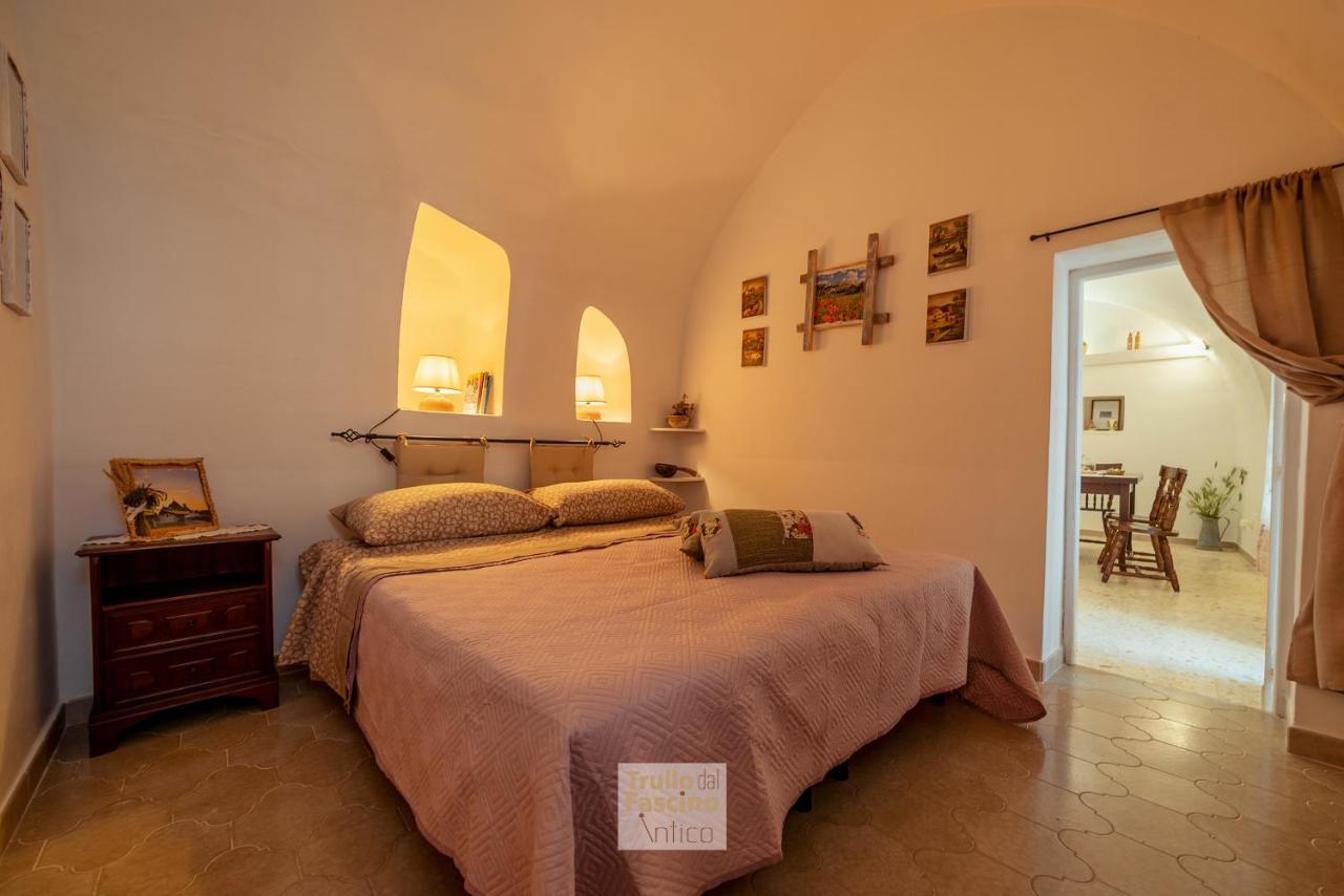 Trullo Dal Fascino Antico Villa Locorotondo Esterno foto