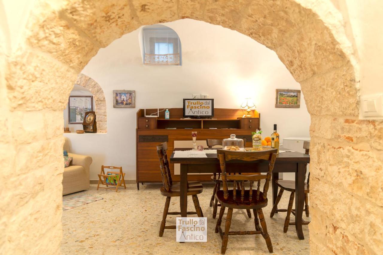 Trullo Dal Fascino Antico Villa Locorotondo Esterno foto