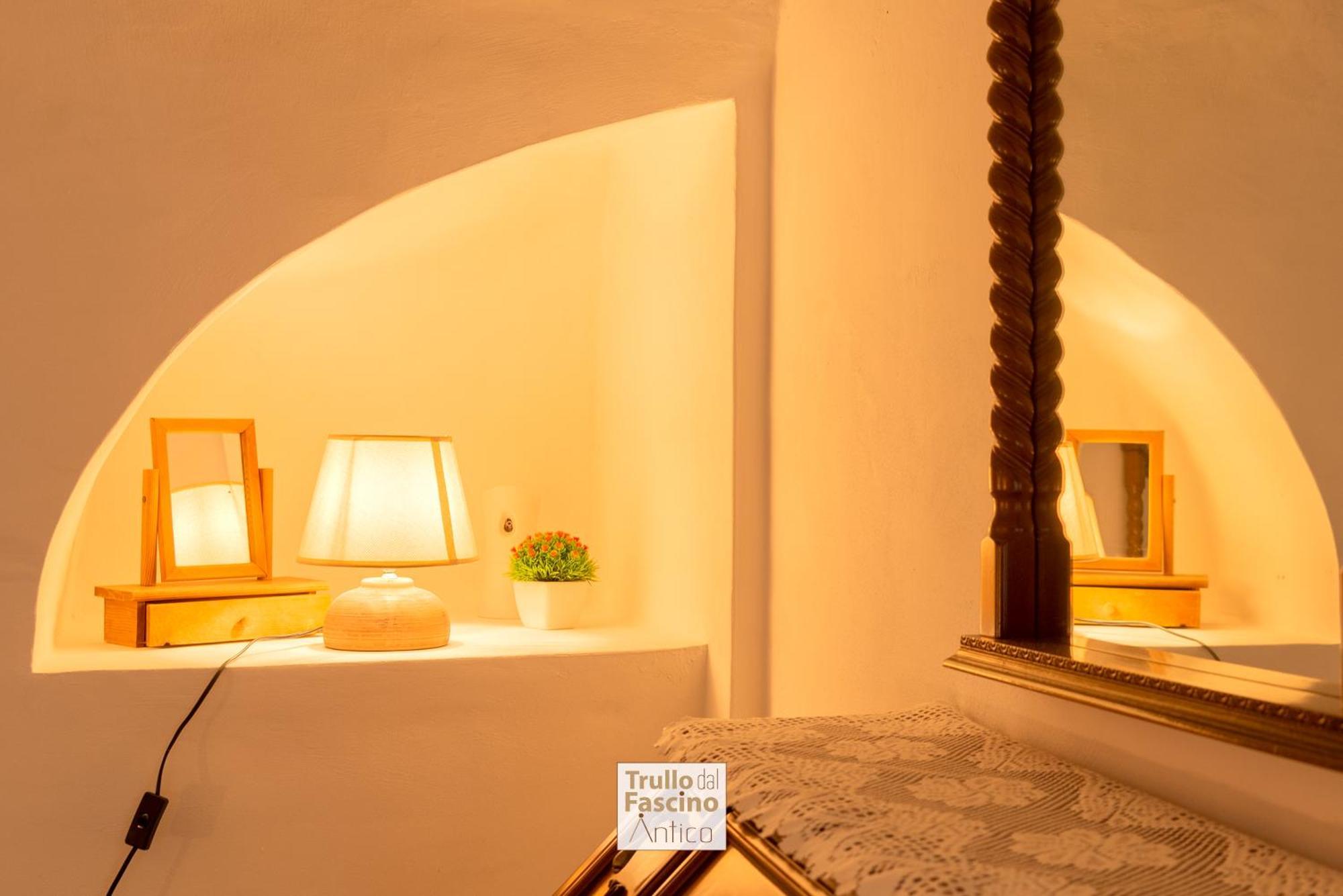 Trullo Dal Fascino Antico Villa Locorotondo Esterno foto